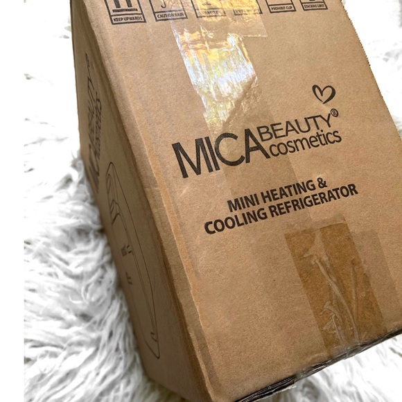 NWT Mica Beauty Cosmetics Mini Heating And Cooling Refrigerator - Picture 4 of 4